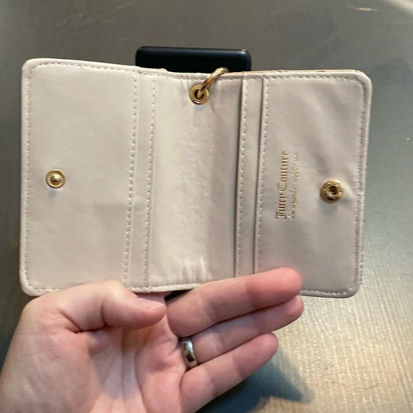 Juicy Couture Upgrade U Card Case Key Fob - Picture 4 of 7